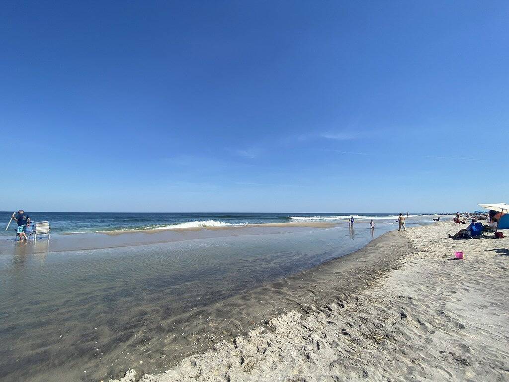 Gesamtes Haus von Timmy 5 Gäste · 2 Schlafzimmer · 5 Betten · 1 Bad in Long Branch, Monmouth County