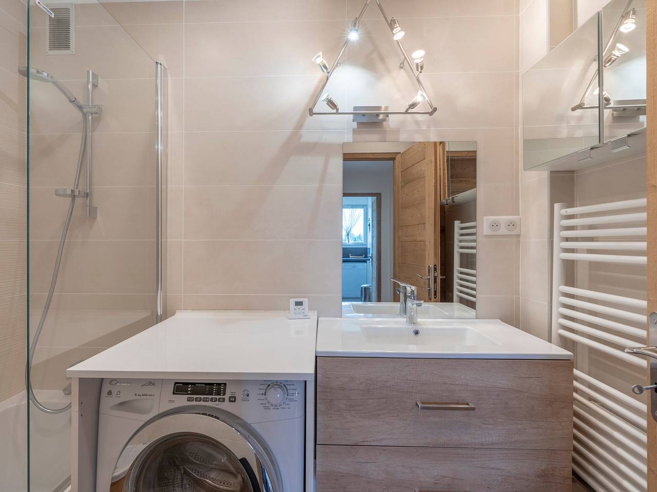 Appartement entier, Appartement 2 pièces avec balcon, piscine, parking, à 11 min du centre de Megève in Megève, Pays du Mont-Blanc