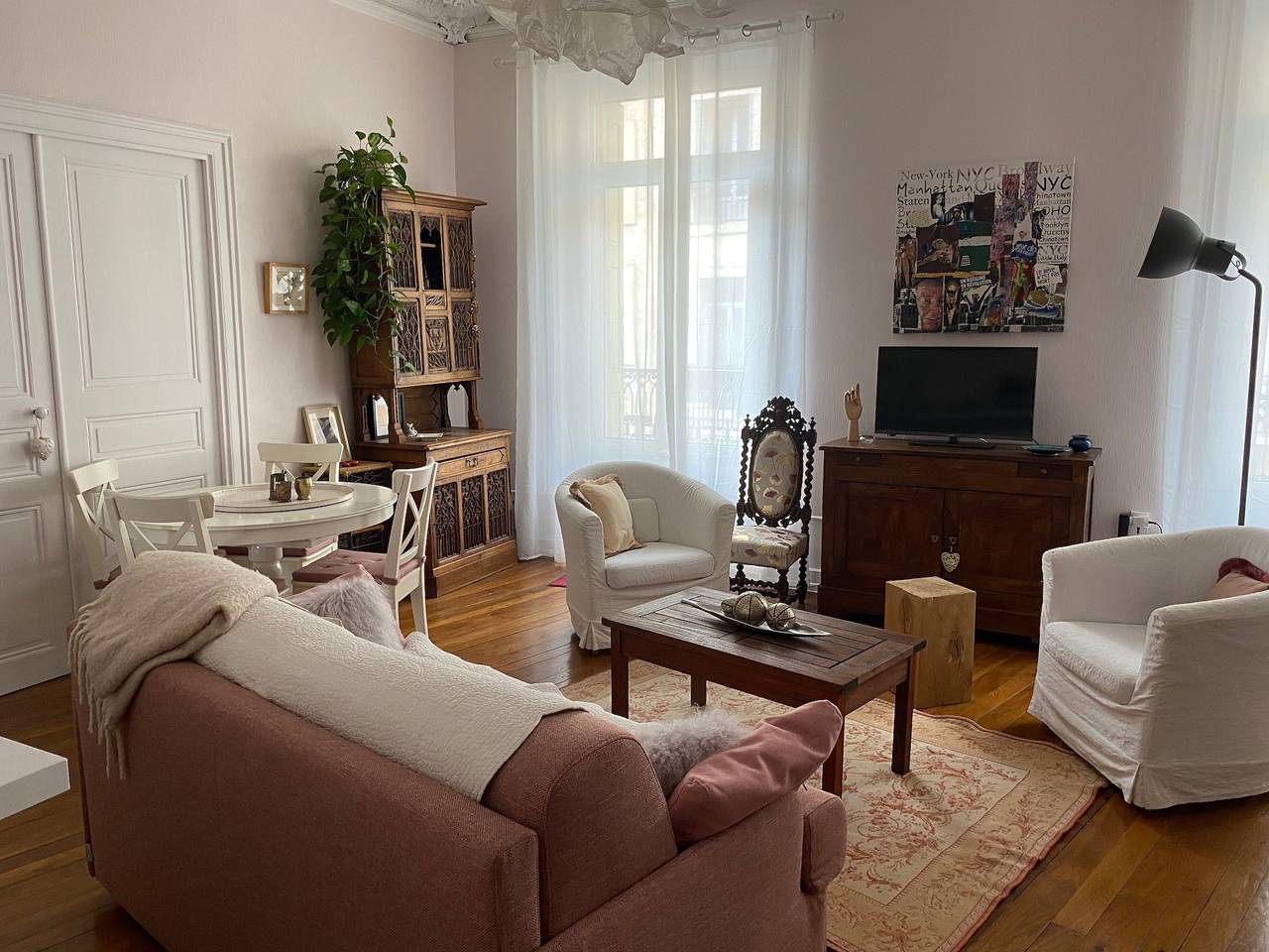 Ganze Wohnung, Appartement „La Dame Du Puy - T3“ mit Balkon in Le Puy-en-Velay, Haute-Loire