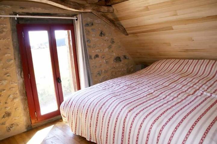 Gîte pour 4 personnes, avec jardin et jacuzzi à Plazac - 2