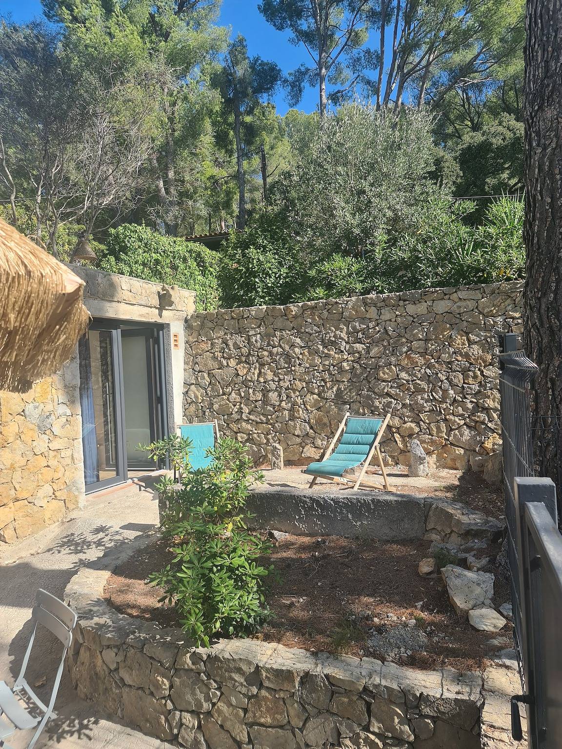 Encantadora casita provenzal de piedra a 900 m de la playa in Sanary-sur-Mer, Costa mediterránea (Francia)