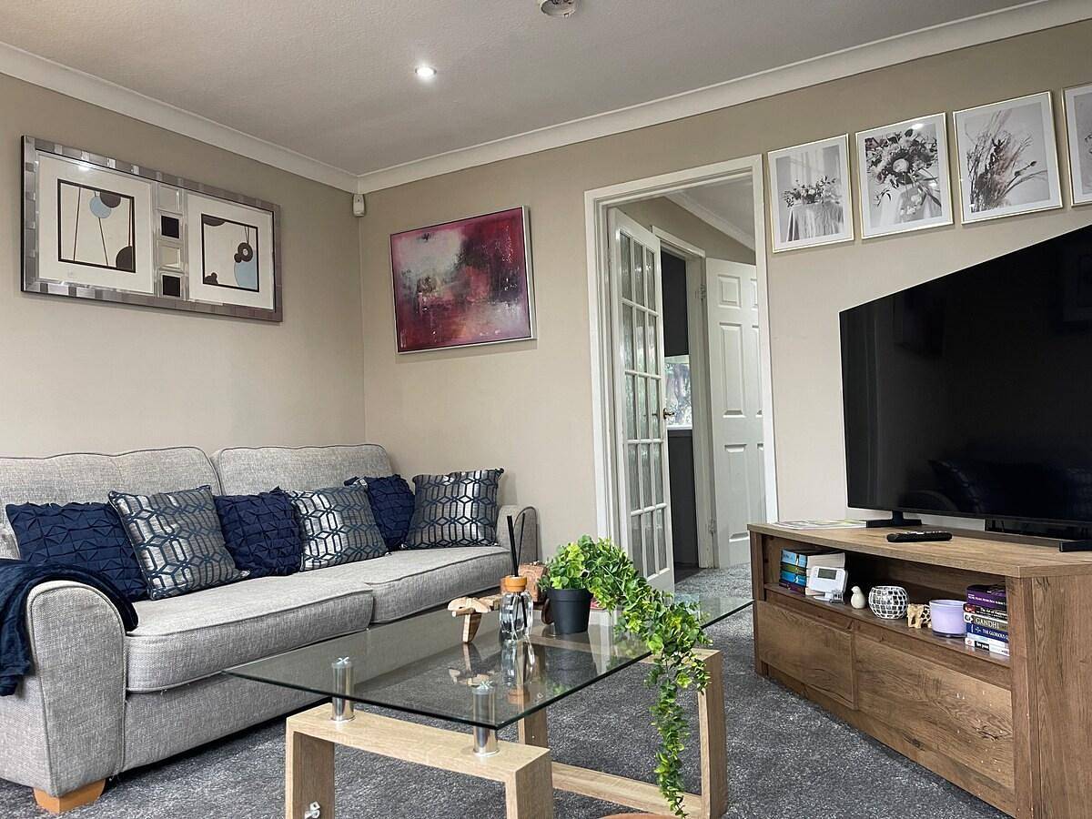 House Sleeps 6 with Garden and Parking in Leeds, Yorkshire del Oeste