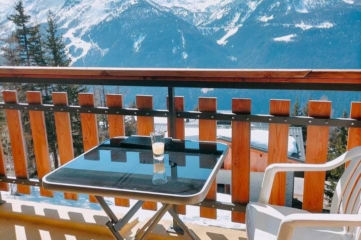 Appartement entier, Studio avec Balcon Plein Sud, au coeur de la Station,au pied des pistes. in La Rosière, Montvalezan