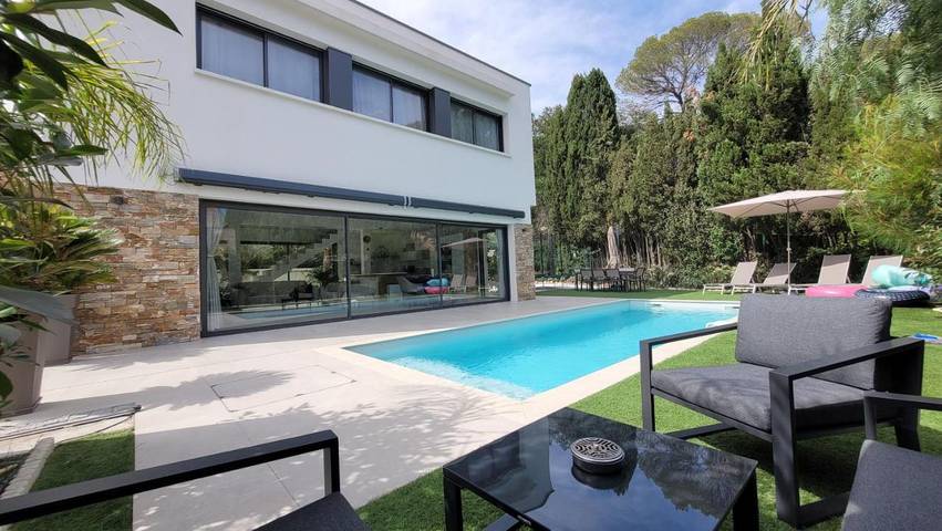 Villa pour 7 personnes, avec jardin et piscine