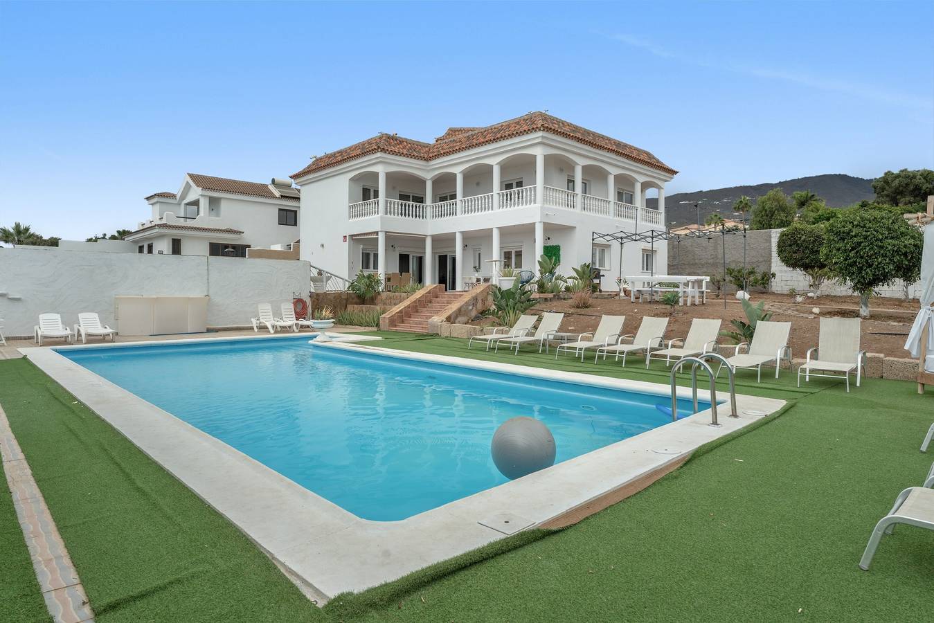 Ferienvilla 'Luxury Vistas Al Mar' mit Meerblick, privatem Pool und Wlan in Playa Paraíso, Adeje