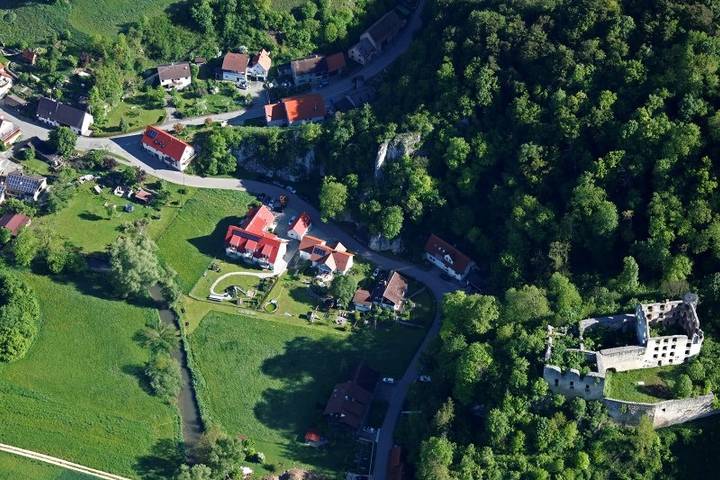 Ganze Ferienwohnung, Ferienwohnungen Holder - Ferienwohnung 2 (Eg) für 2-3 Personen - auch für Rollstuhlfahrer u. Gäste m. Hund in Anhausen (Hayingen), Hayingen