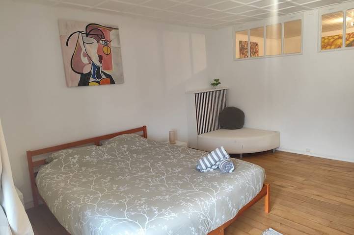Entire apartment, Large apartment in the center of a small village near communications, in Etaux, Bonneville region
