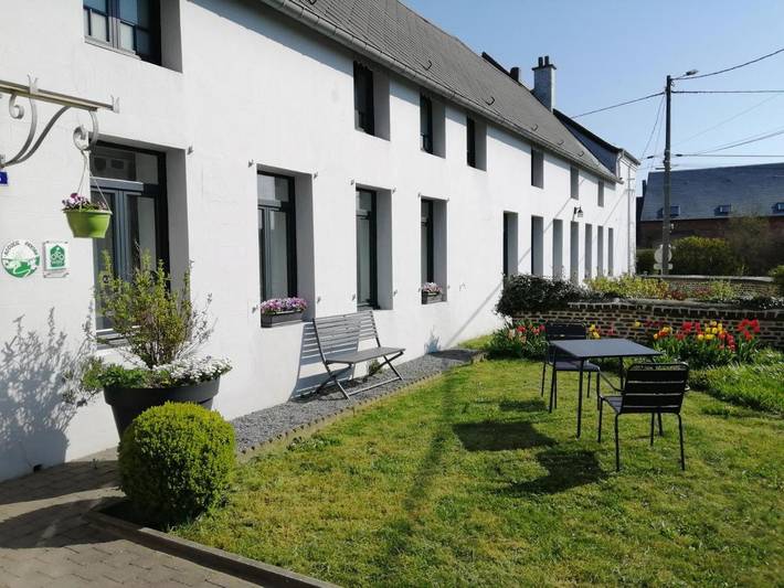 Chambre d’hôte pour 2 personnes, avec Terrasse ainsi que Jardin et Vue à Hestrud