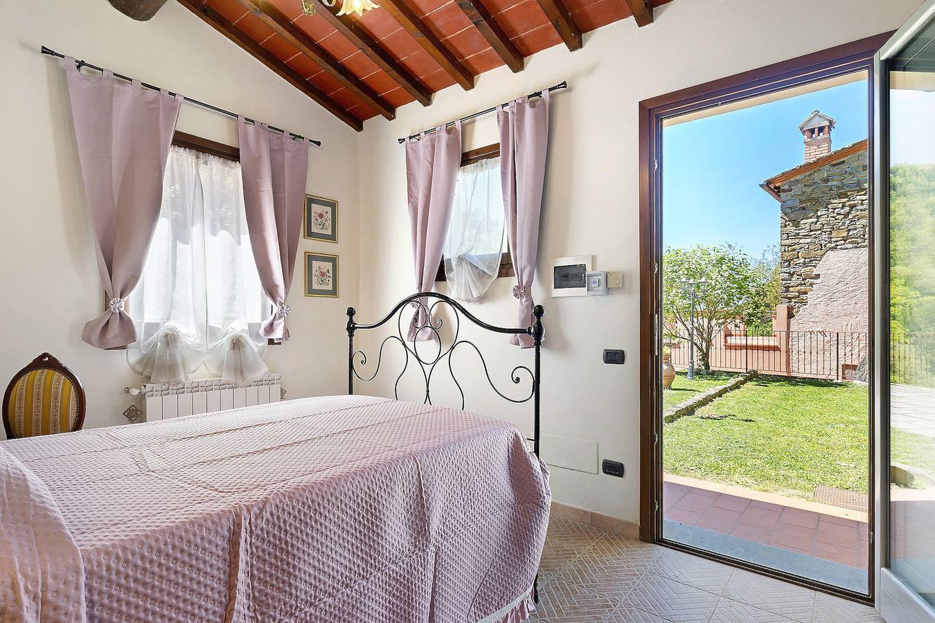 Single Room in Green Setting with Wi-Fi and Workspace in Vicchio, Prowincja Florencja