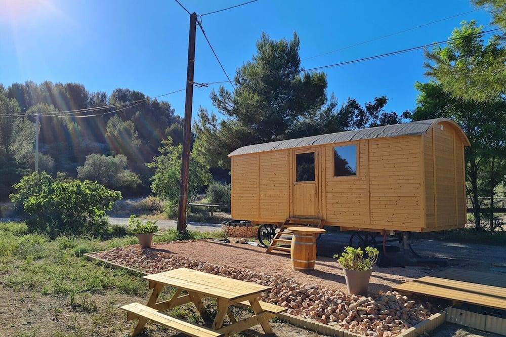 Roulotte en Bois in Martigues, Istres region