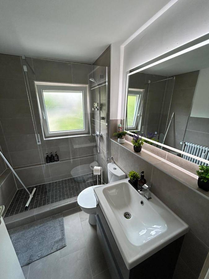Ganze Wohnung, One-Bedroom Apartment in Stuttgart, Stuttgart Region