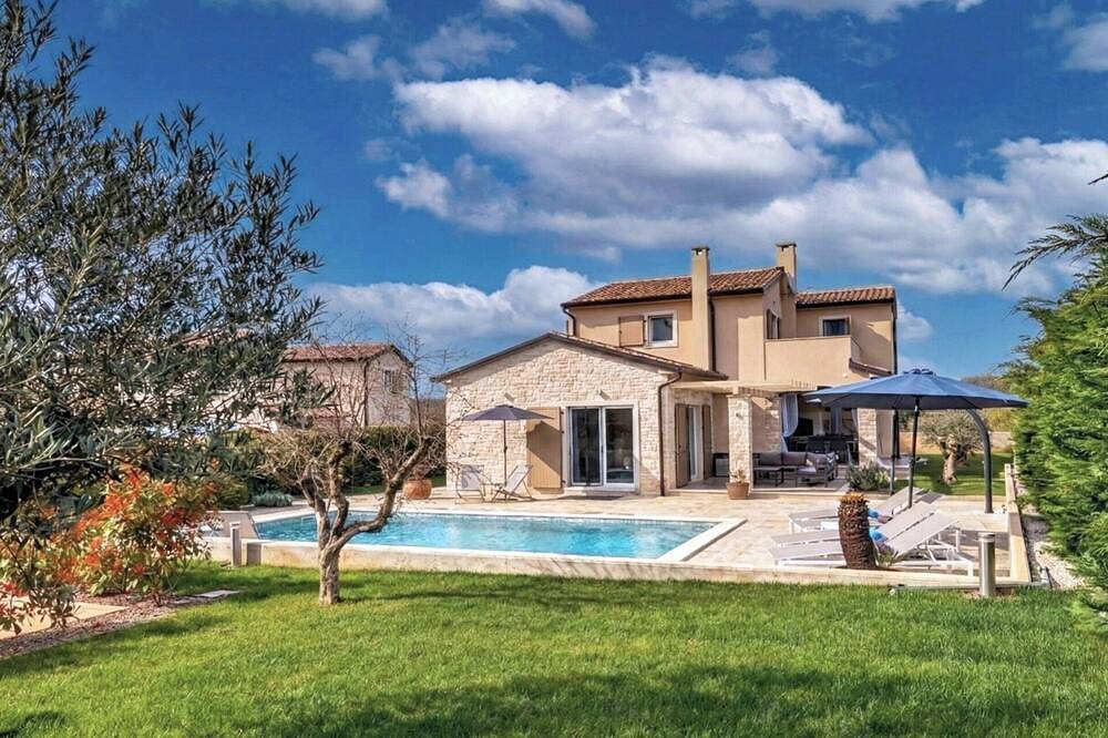 Schickes Ferienhaus mit Pool und Sauna in Tar (Kroatien), Tar-Vabriga