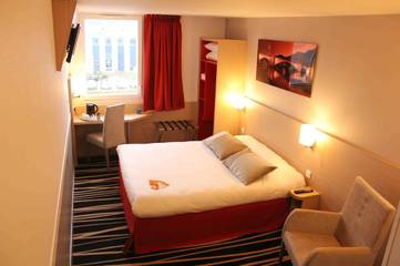 Hôtel pour 6 personnes, avec vue et terrasse, animaux acceptés à Saint-Quentin-Fallavier