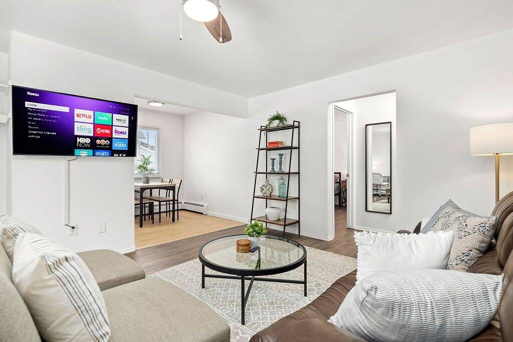 Ganze Wohnung, Spacious 2Br Flat | King Bed | Downtown Mt.Clemens in Mount Clemens, Lake St. Clair