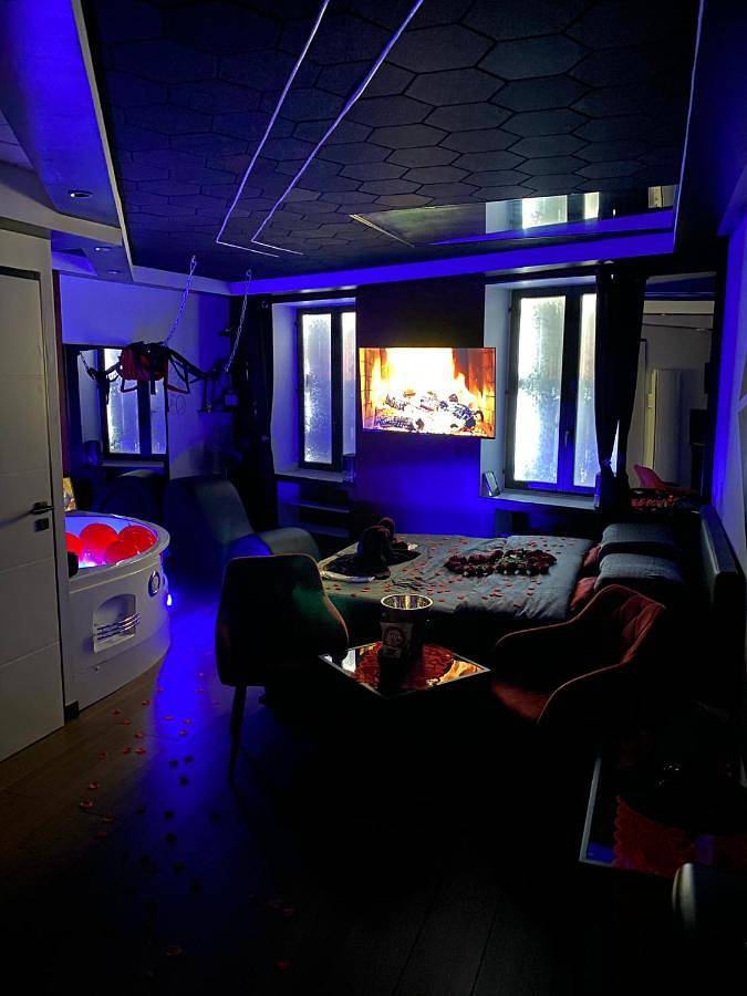 Appartement entier, Redroom Spa privatif & nuit romantique à deux in Voiron, Isère