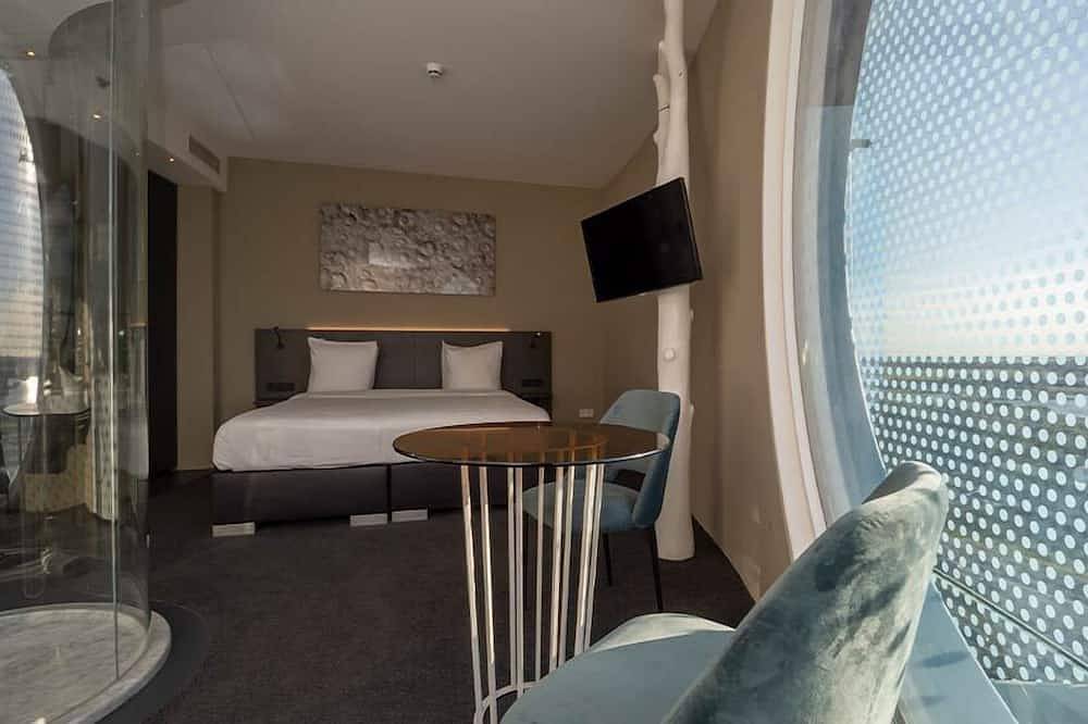 Stylish Oasis | Canal Belt, Keukenhof, & De Hoge Dijk Golf Course Nearby in Zuidoost, Nordholland