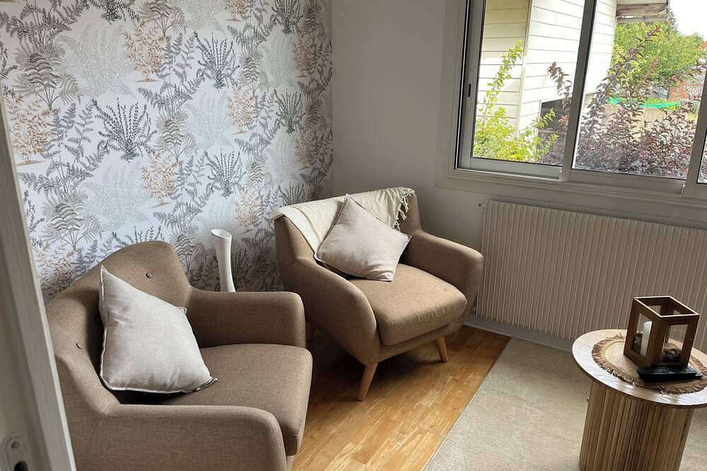 Bright, quiet guest room with breakfast included in Enquin-les-Mines, Saint-Omer region