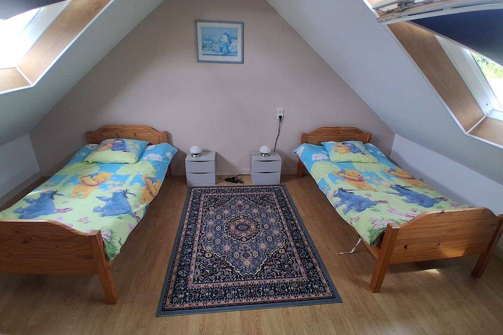 Rental by the sea in Kerlaz, Iroise