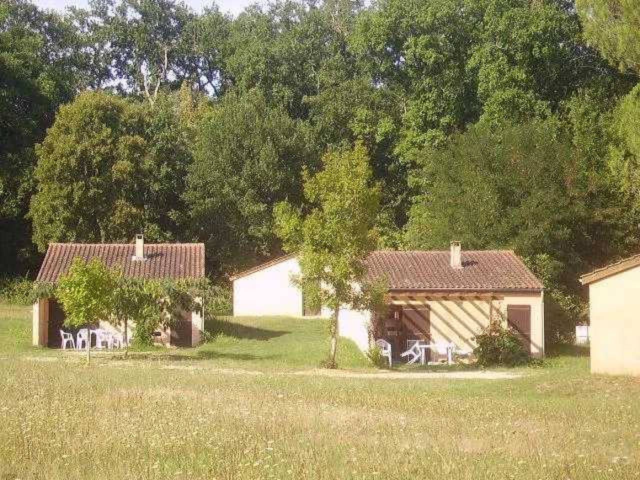 Camping 3 étoiles - Piscine  - ccbahd0 in Puy-l'Évêque, Lot