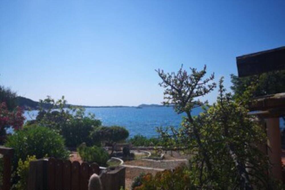 Ganze Wohnung, Sea Front Villino (30 m. from the sea) Iun R3733. property name Villino 3 in Villasimius, Cagliari Provinz