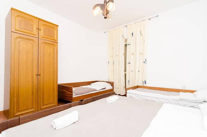 Guest House Kiko - Vierbettzimmer in Pomena, Mljet