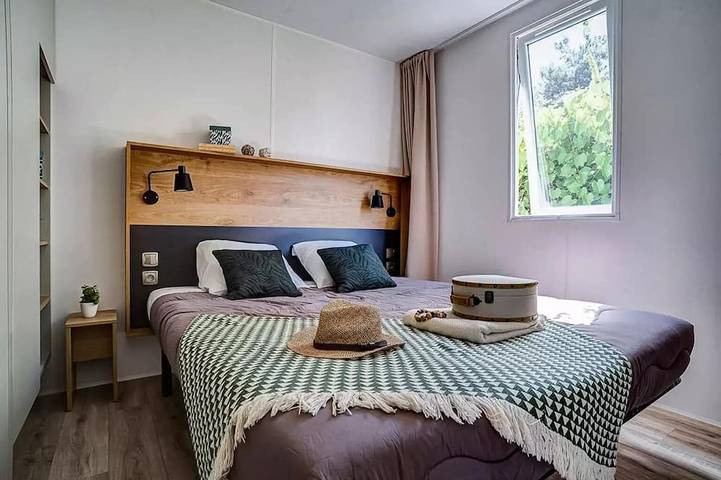 Mobil home pour 10 personnes dans Luna Park La Palmyre - 2