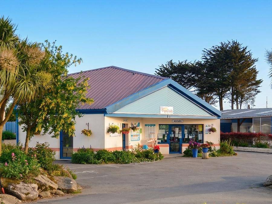 Camping Ker Vella   - Mobilhome 5 personas - 2 habitaciones para 4/5 personas in Plomodiern, Iroise