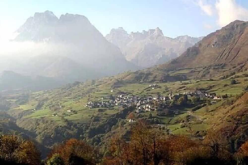 Gîte pour 10 Personnes dans Lescun, Pyrénées