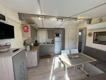 Camping pour 6 personnes, avec piscine et jardin à Port-la-Nouvelle