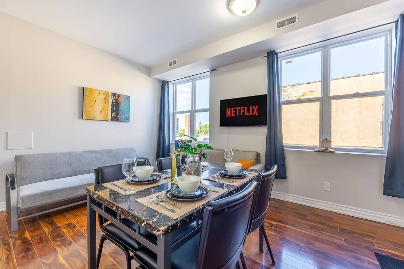 Entire apartment, Modern 1Br Getaway, Walk to Niagara Falls in Niagara Falls, Niagara falls