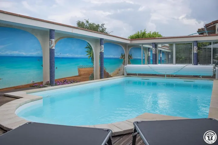 Maison de vacances pour 9 personnes, avec jacuzzi ainsi que jardin et piscine, adapté aux familles - 1