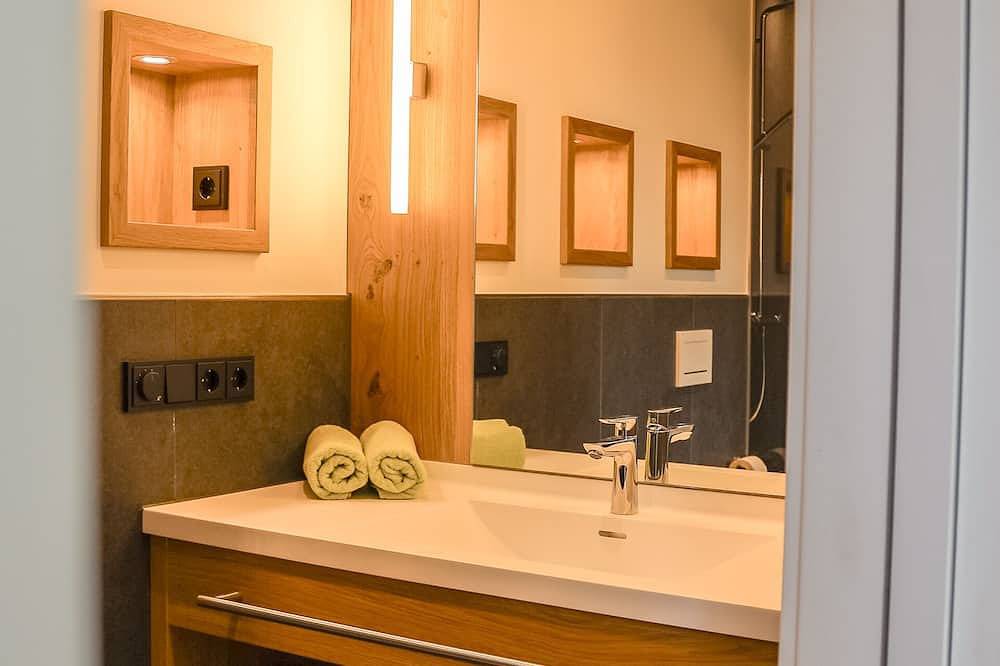 Ganze Wohnung, Exklusives Apartment rollstuhlgerecht barrierefrei in Münchberg, Landkreis Hof