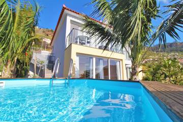 Location de vacances pour 6 personnes, avec jardin et balcon dans Arco da Calheta