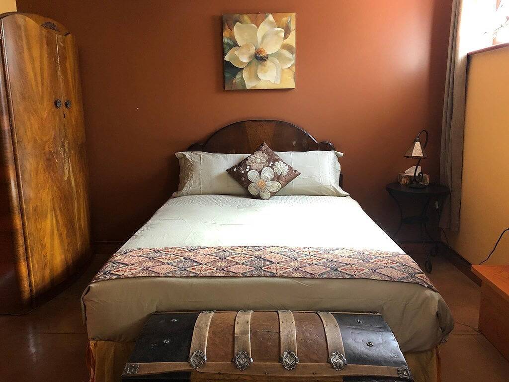 Ganze Wohnung, Wheelchair Accessible 2 Br Downtown Suite: Urban Comfort - Pet Friendly. in Nelson (Britisch-Kolumbien), Whitewater Ski Resort