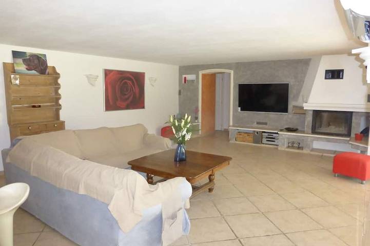 Detached fenced villa with swimming pool in La Farlède, Mediterranean Coast (France)