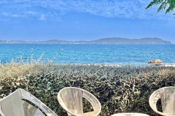 Location de vacances pour 16 personnes, avec Balcon et Jardin dans Plage Le Pradon Carqueiranne