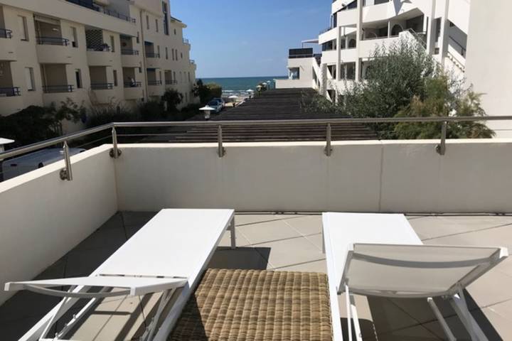 Gîte pour 4 personnes, avec terrasse, adapté aux familles dans Plage Rive Droite - 2
