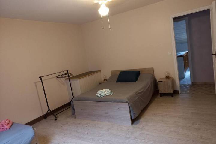 Location de vacances pour 8 personnes, avec jardin et terrasse à Chamoux-sur-Gelon - 4