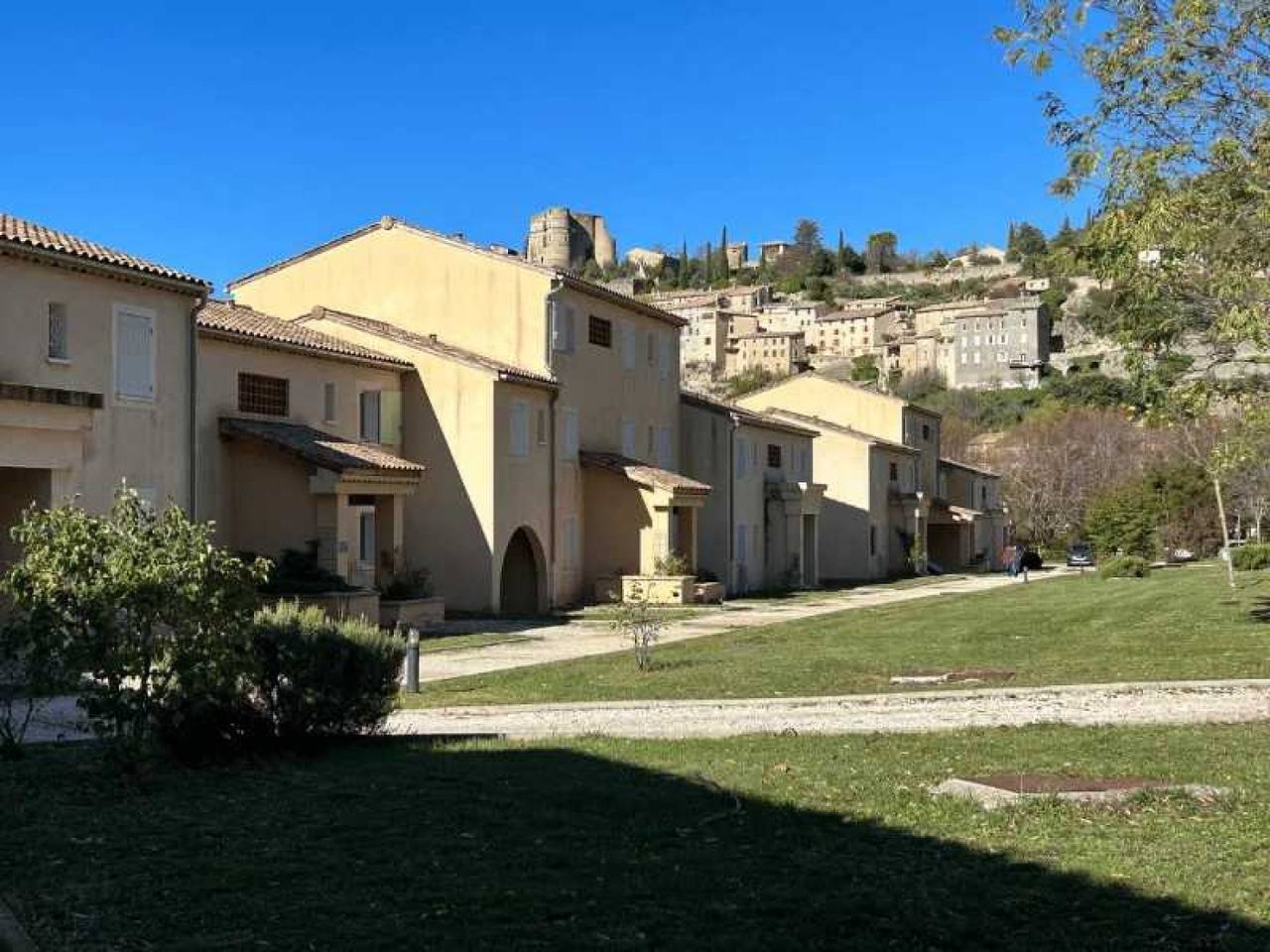 Entire apartment, Appartement - Piscine  - ccbbci0 in Montbrun-les-Bains, Nyons region