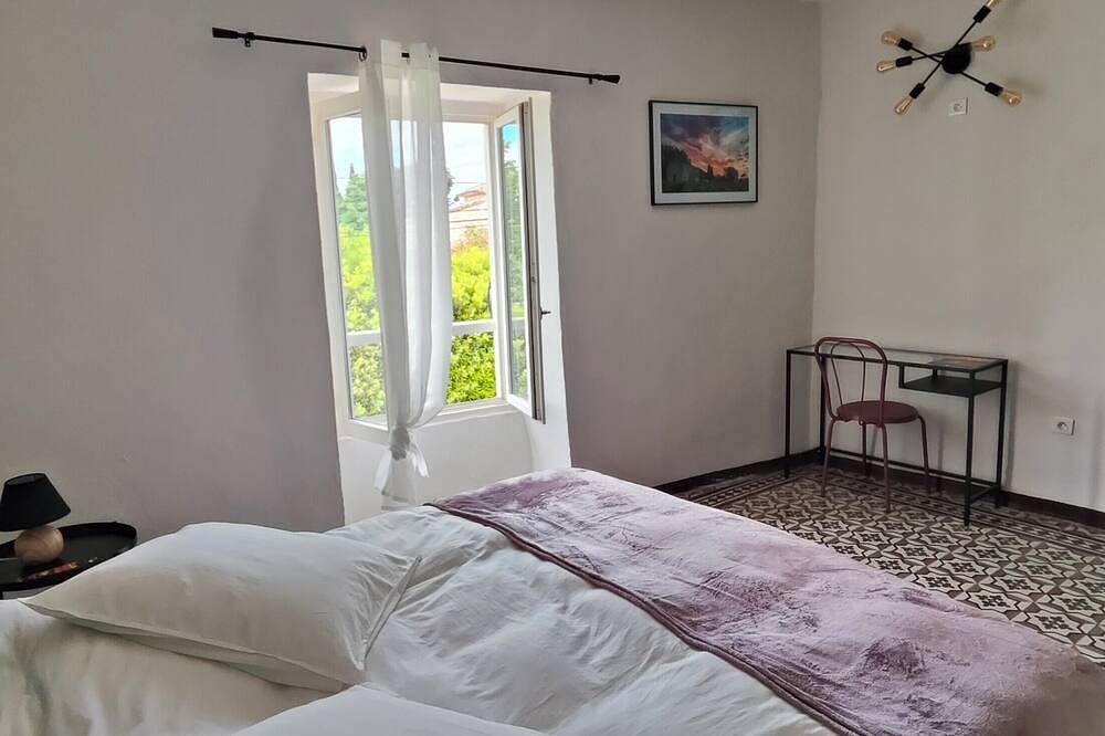 Suite Chevalier Loup - Chambre Double avec Salle de Bains Privative in Pompignan, Région du Vigan