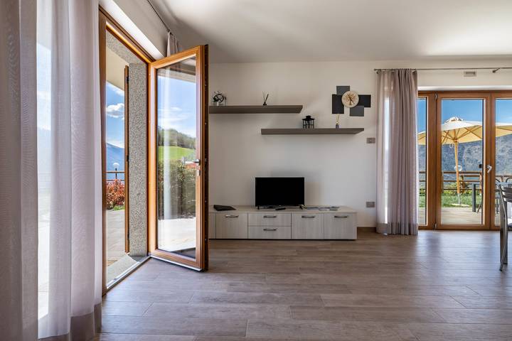 Appartamento 'Bocca Nevese Abete' con vista lago, terrazza privata e Wi-Fi in Tremosine, Prealpi Gardesane