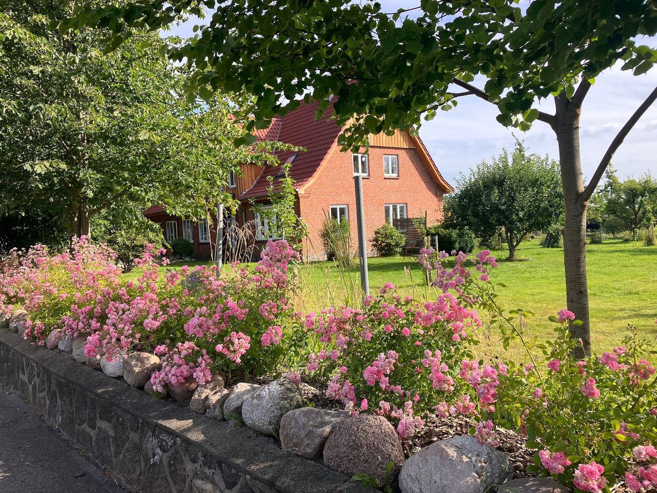 Ganze Ferienwohnung, Appelbue: Urlaub im Storchendorf - Ferienwohnung Gartenblick in Bergenhusen, Eider-Treene-Sorge