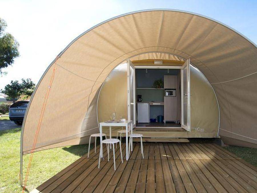 Camping Le Roussillon  - Tente en toile et en bois 4 personnes - C- Coco Lodge - 2 chambres 16m² in Saint-Cyprien-Plage, Saint-Cyprien