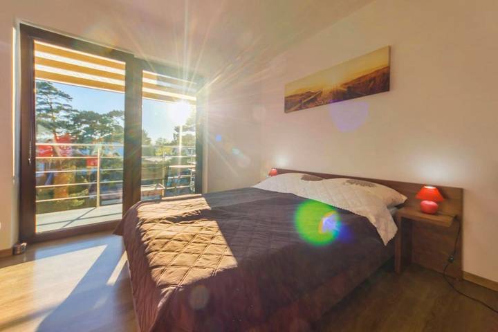 Apartament wakacyjny dla 3 osób, z balkon i ogród w Jastrzębia Góra