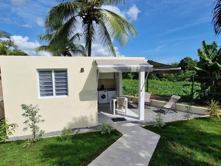 Maison d’hôte pour 2 personnes, avec terrasse et piscine ainsi que vue et jardin en Guadeloupe - 2