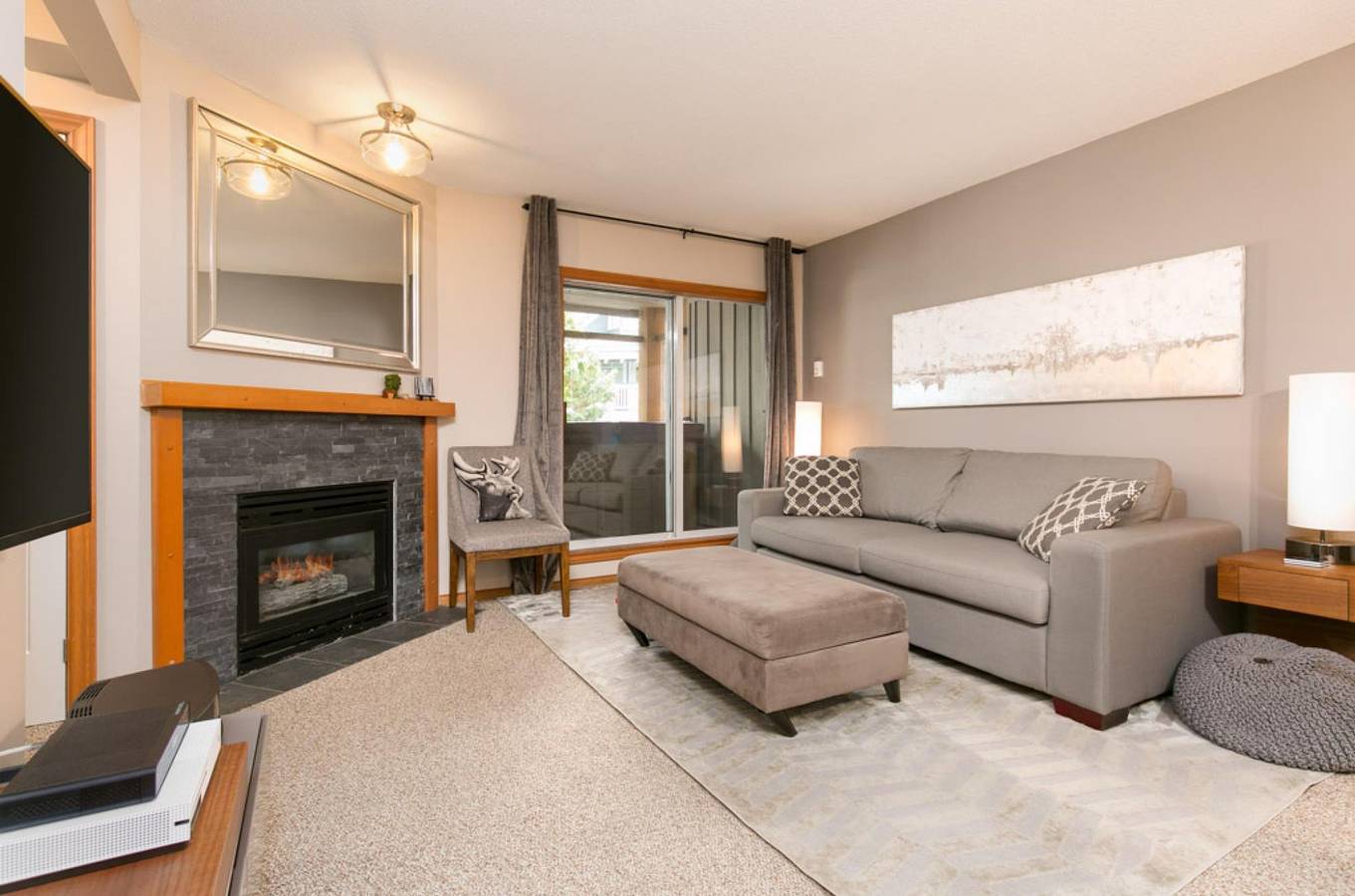 Geheel appartement, 2Br Townhome with private hot tub and pool. Gr 90 in Whistler, Whistler Blackcomb