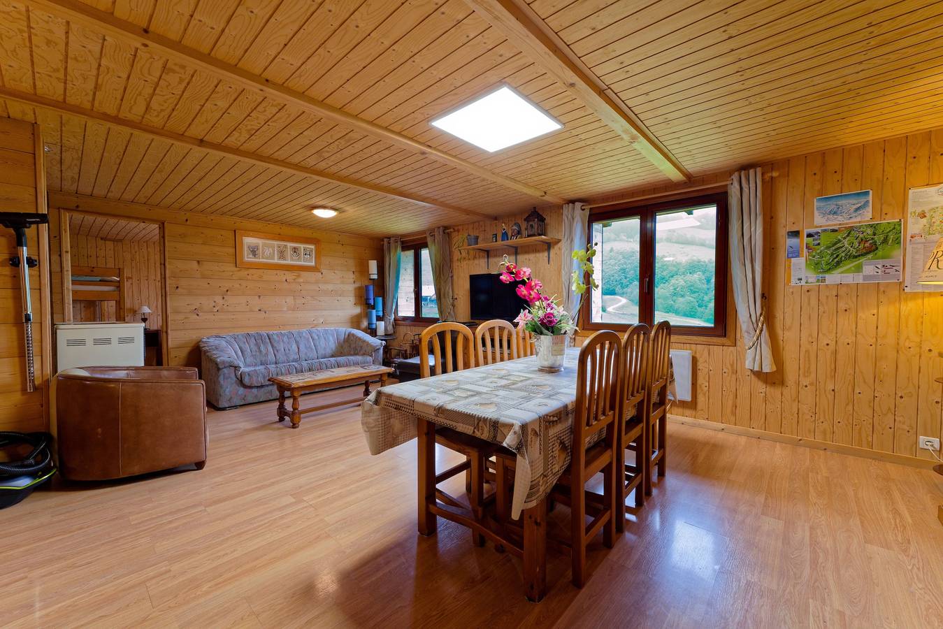 Ganze Wohnung, Ferienwohnung 'La Beccaz' mit Bergblick und Wi-Fi in Talloires-Montmin, Annecy und Umgebung