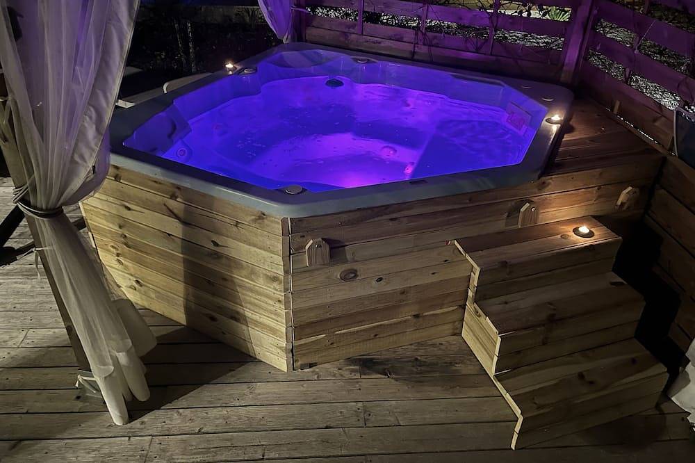 Entire apartment, Loveroom spa Piscine Sauna in Moëlan-sur-Mer, Côte de Cornouaille