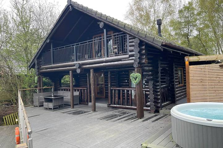 Holiday home for 8 people, with balcony and garden as well as hot tub, with pets - 1