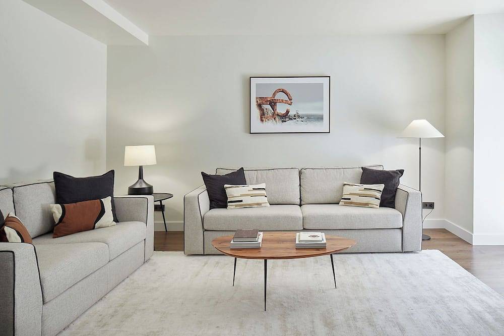 Entire apartment, Elkano by Feelfree Rentals in Playa de la Concha, San Sebastian